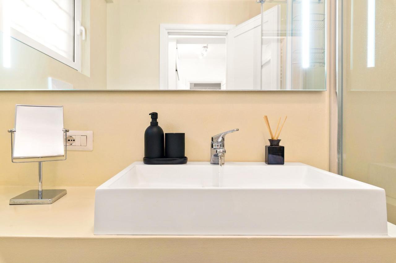 Peaceful Penthouse With Garage By Ndp Rent Apartment Roma Exterior foto