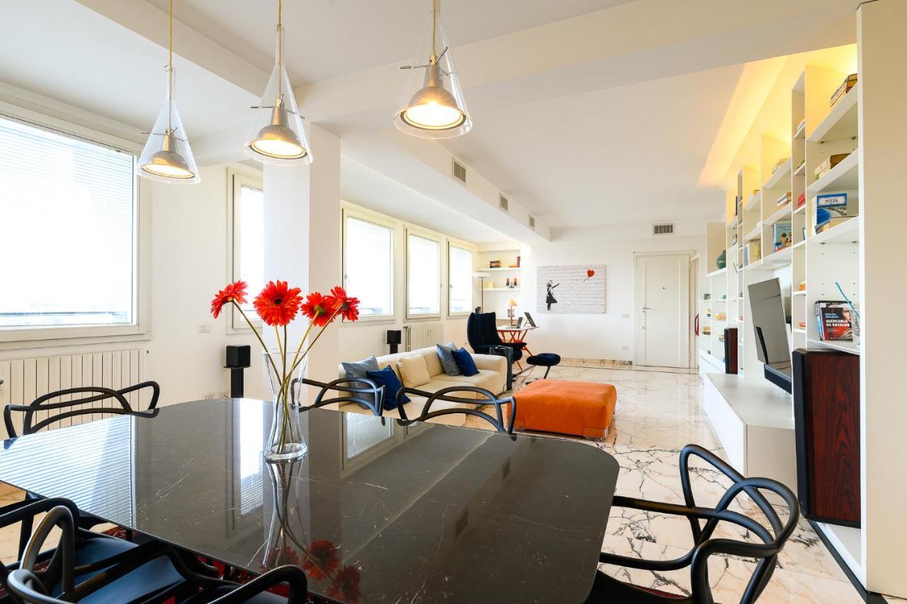 Peaceful Penthouse With Garage By Ndp Rent Apartment Roma Exterior foto